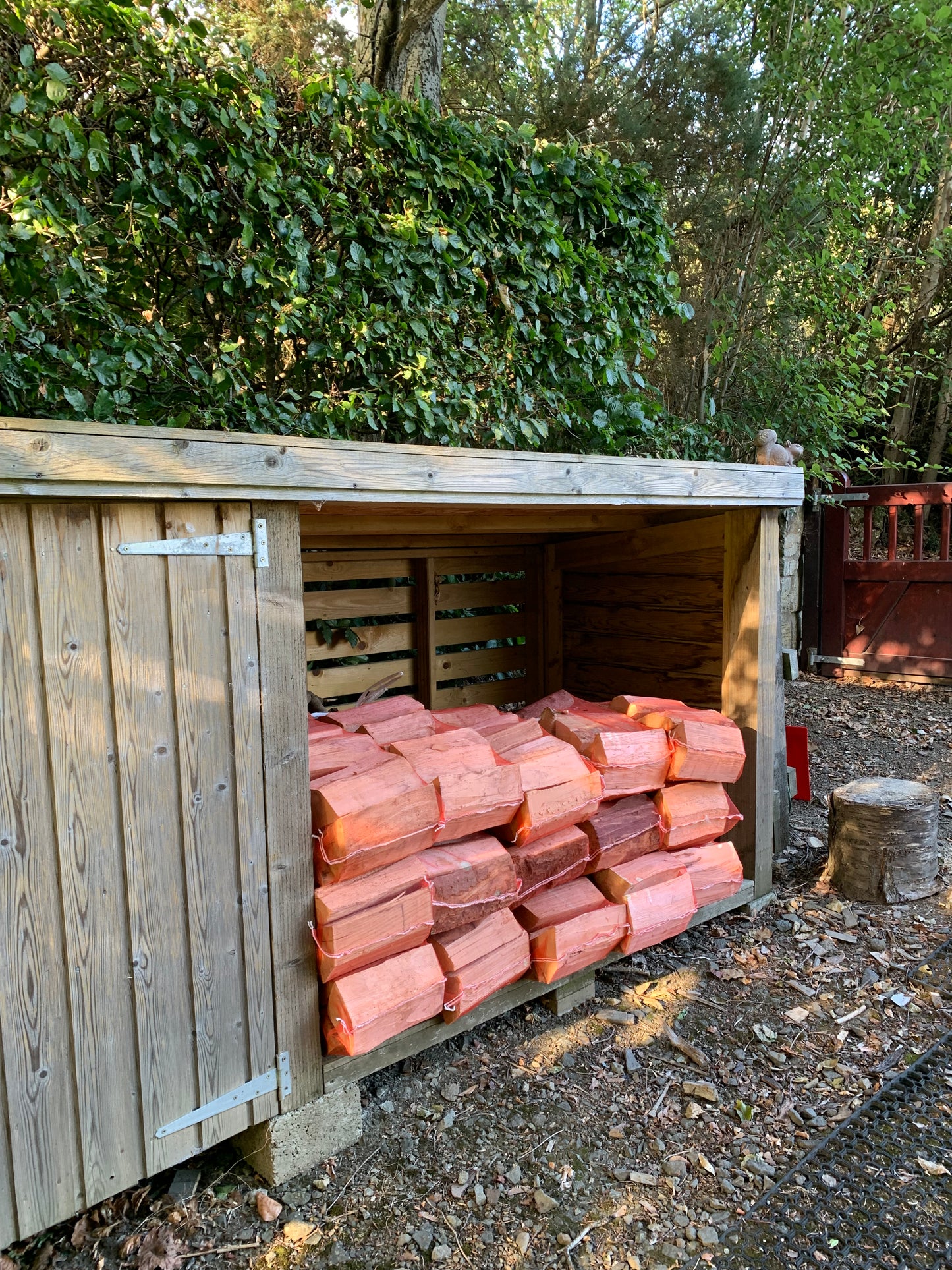 Bulk bag of logs but in nets (15 nets)