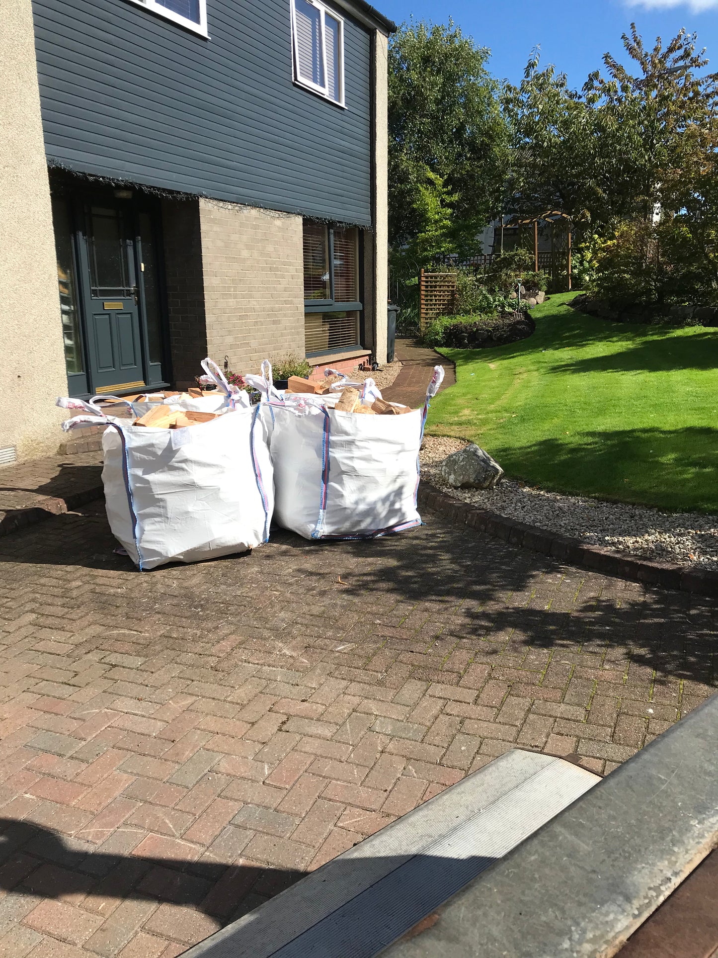 Kiln Dried Larch - 1 bulk bag
